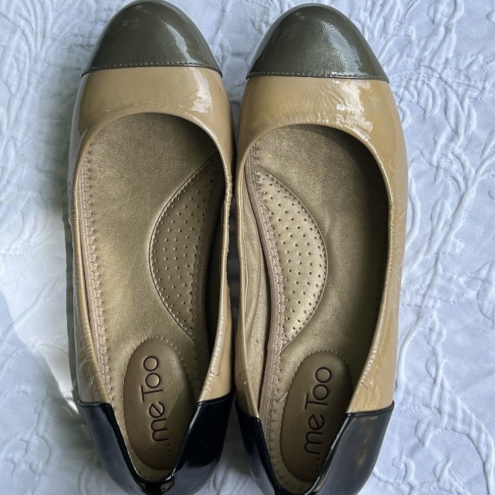 Me Too Womens Slip On Ballet Flats. Tan/black 7M